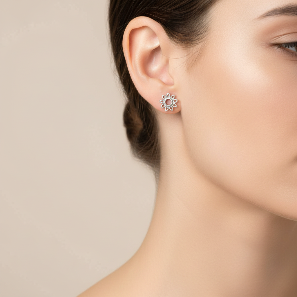 Orecchini fiore argento indossati
