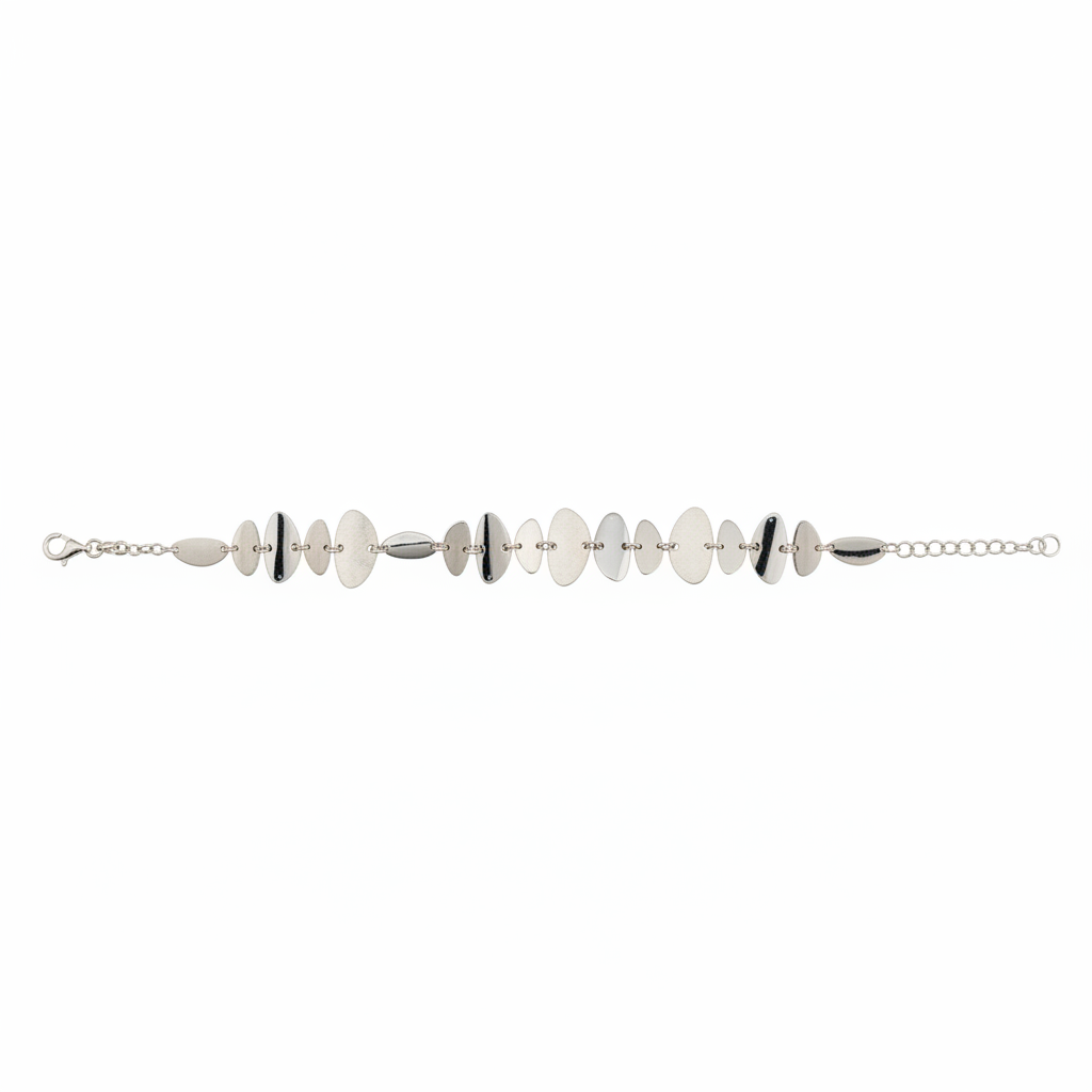 Bracciale argento quadrato sfondo bianco