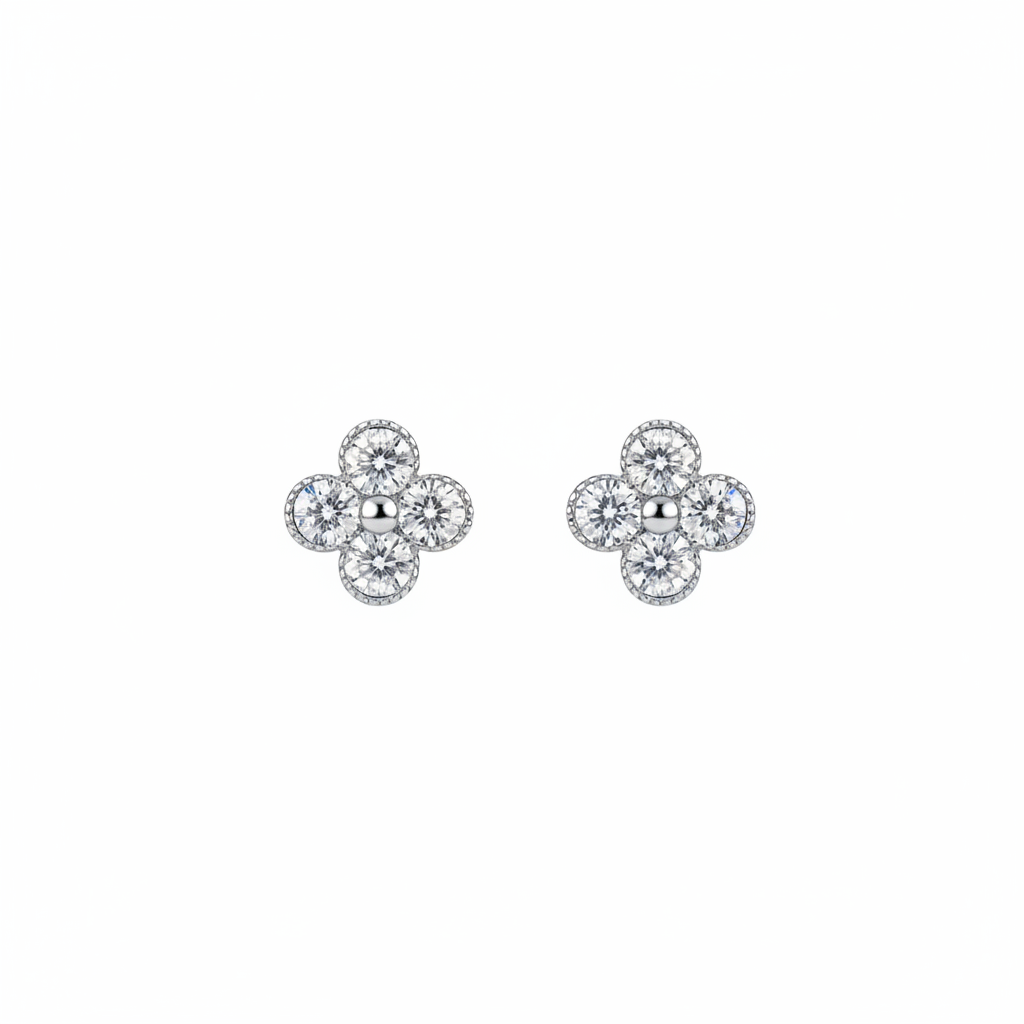 Orecchini quadrifoglio zirconi bianchi argento 925 su sfondo bianco sospesi